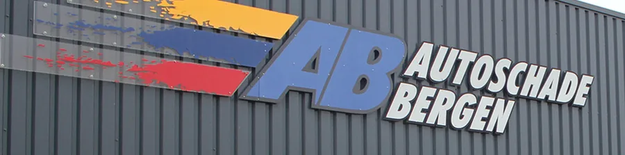 Het gevelbord van Autoschade Bergen aan De Flammert
